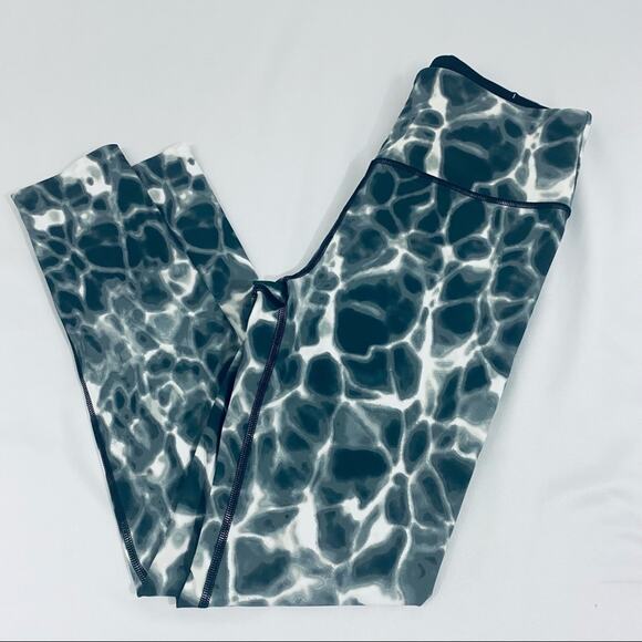 NWOT Victoria’s Secret Sport Leggings Size Small - Picture 1 of 6